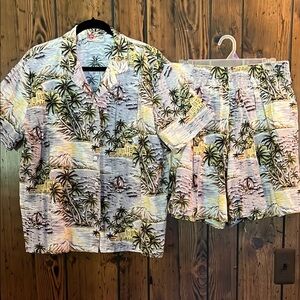 Hawaiian Original Hilo Hattie Shirt and Shorts Set, Like New XL